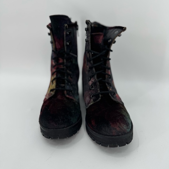 Madden Girl Eloisee Black Velvet Floral Combat Boots Women’s 8 - Picture 2 of 9